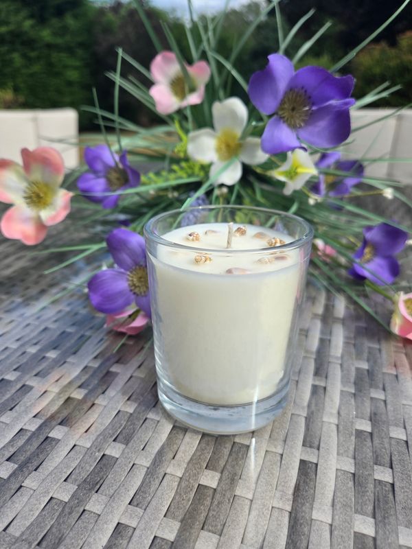 &#39;Rocksalt &amp; Driftwood&#39; - 220g candle