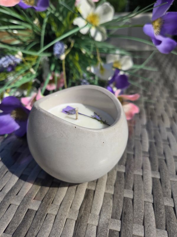 &#39;Dove Soap&#39; - 165g candle