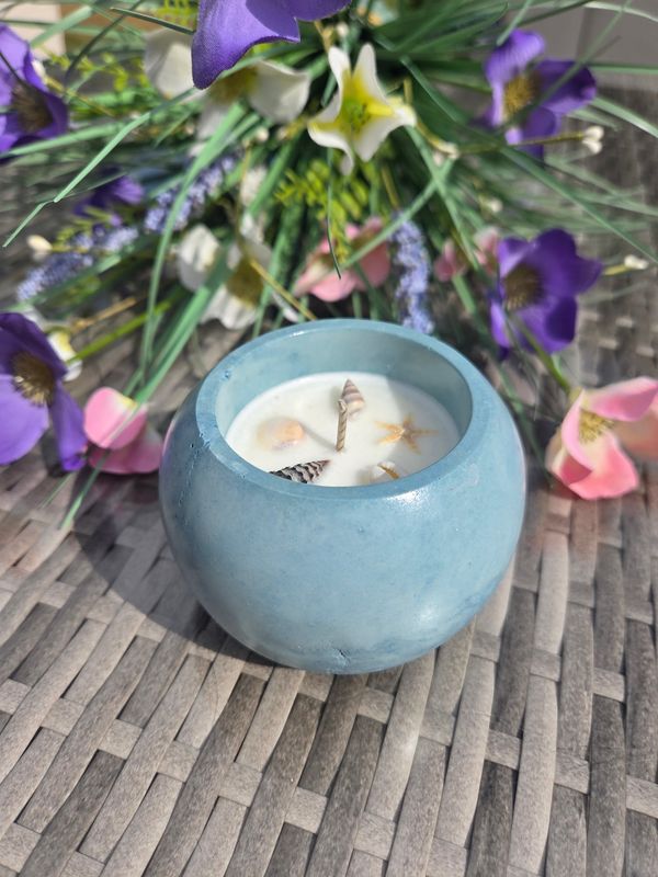 &#39;Aqualume&#39; - 165g candle
