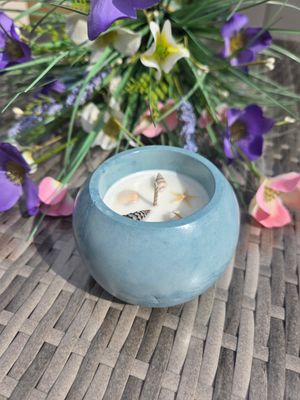 &#39;Aqualume&#39; - 165g candle