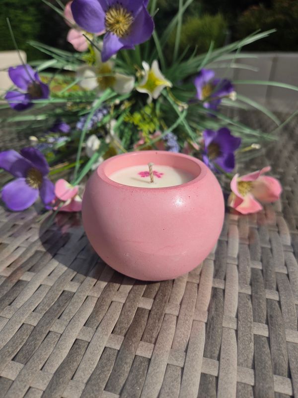 &#39;Passionfruit &amp; Mango&#39; - 165g candle