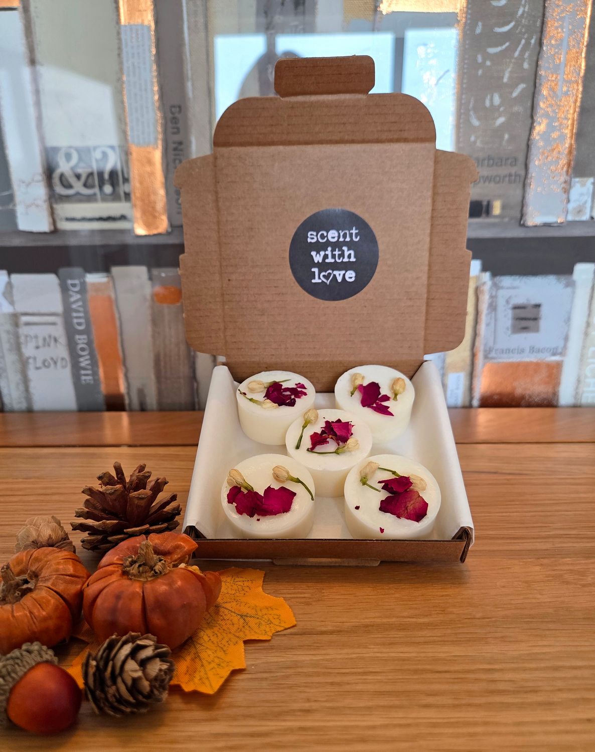 &#39;Soft Amber &amp; Cotton Blossom&#39; - 5 large wax melts