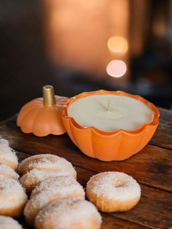 &#39;Warm sugar doughnuts&#39; - 200g candle
