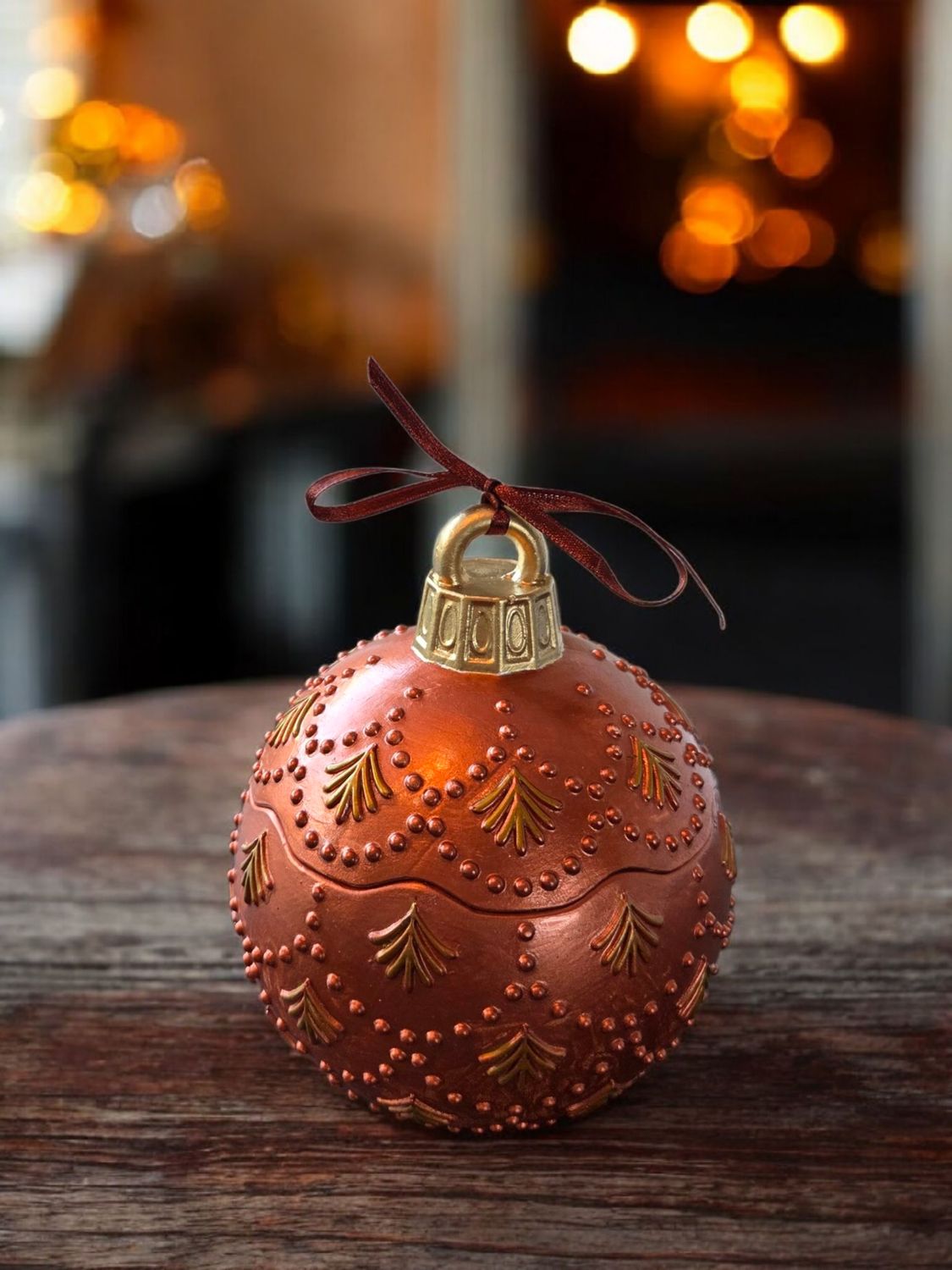 &#39;Christmas Spice&#39; - hand-painted 200g candle