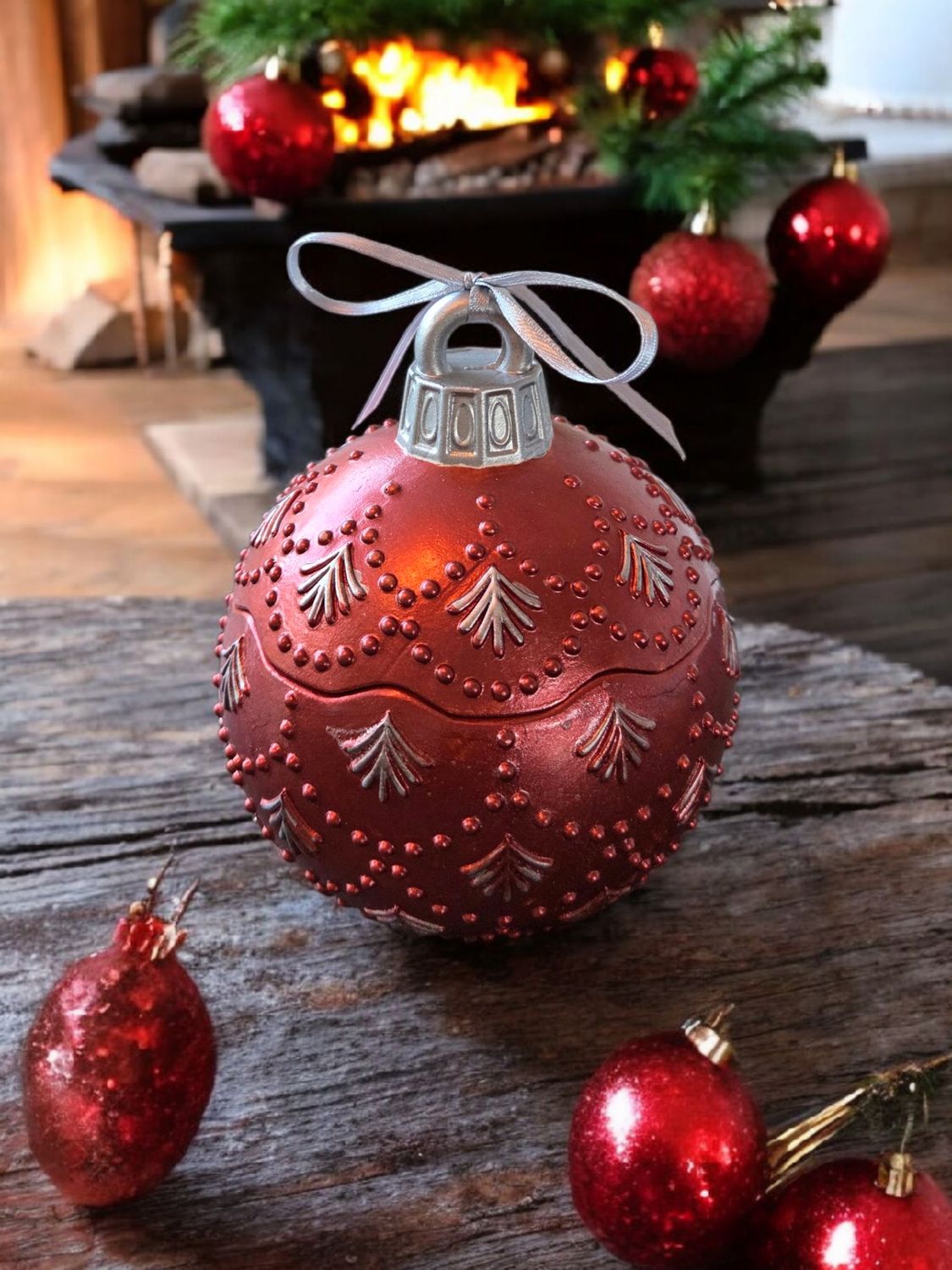 &#39;Winter Berries&#39; - hand-painted 200g candle