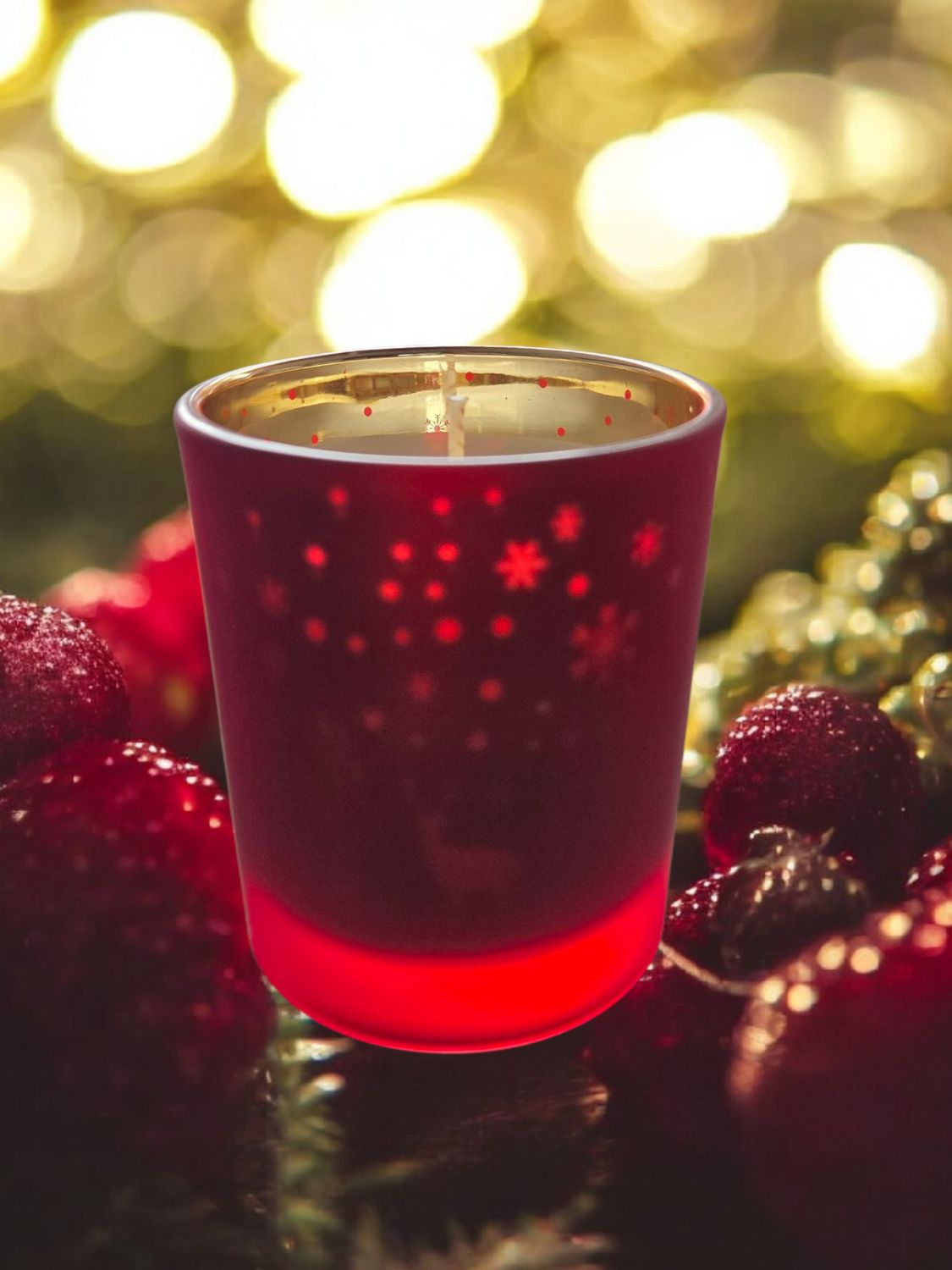 &#39;Winter Berries&#39; - 220g candle