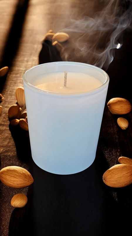 'Tonka &amp; Myrrh' - 220g candle
