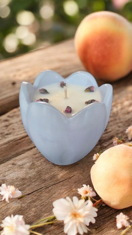 'Sweet Peach Dream' - 150g candle (handmade pot) 'Sweet Peach Dream' - 150g candle (handmade pot)