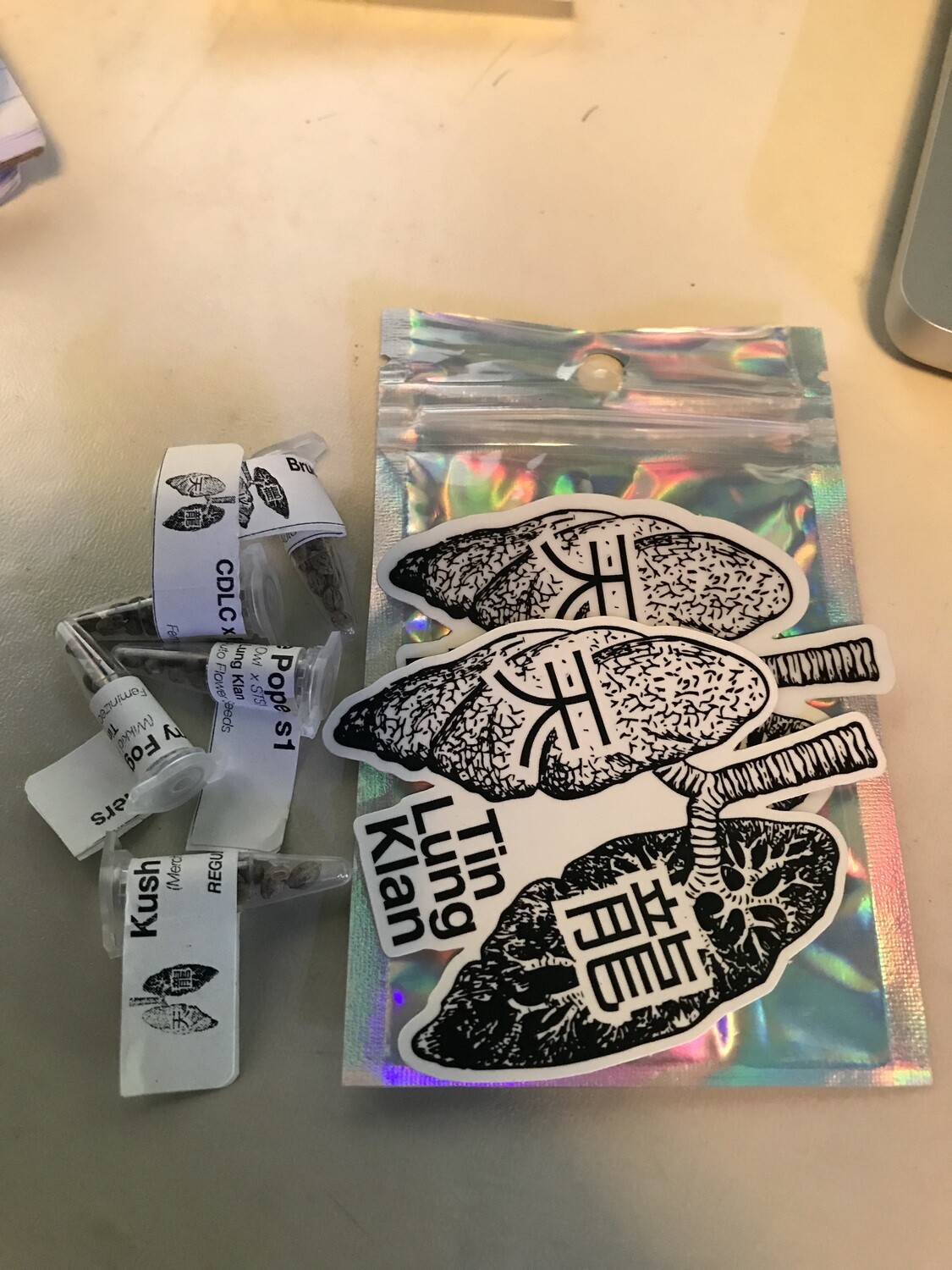 ​Tin Lung Klan Sticker Pack with 10 Lime Haze Feminized Autoflower Seeds
