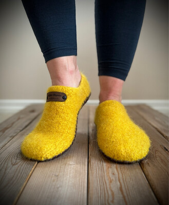 Sunshine Clog, Women’s Size 5.5