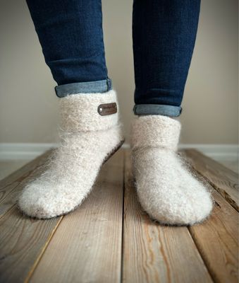 Cream with Folded Cuff, Women’s Size 8