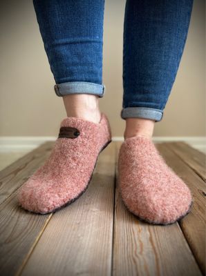 Frosted Cantaloupe Clog, Women’s Size 7