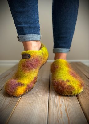 Asters and Goldenrods Clog, Hand dyed, Women&#39;s Size 9