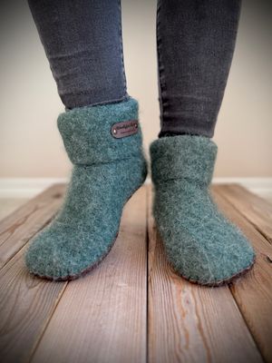 Sage with folded cuff, Women&#39;s Size 9