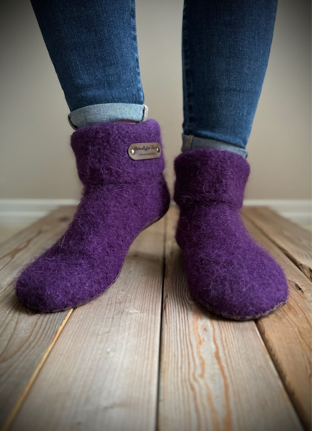 Aubergine with folded cuff, Women&#39;s Size 7.5