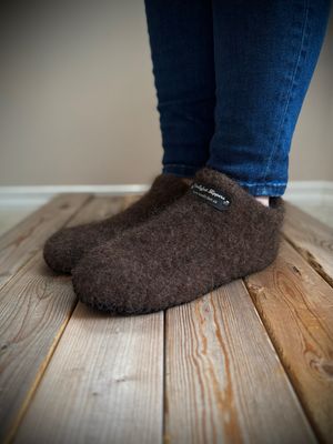 Chocolate Clog, Women’s Size 10, Men’s Size 9