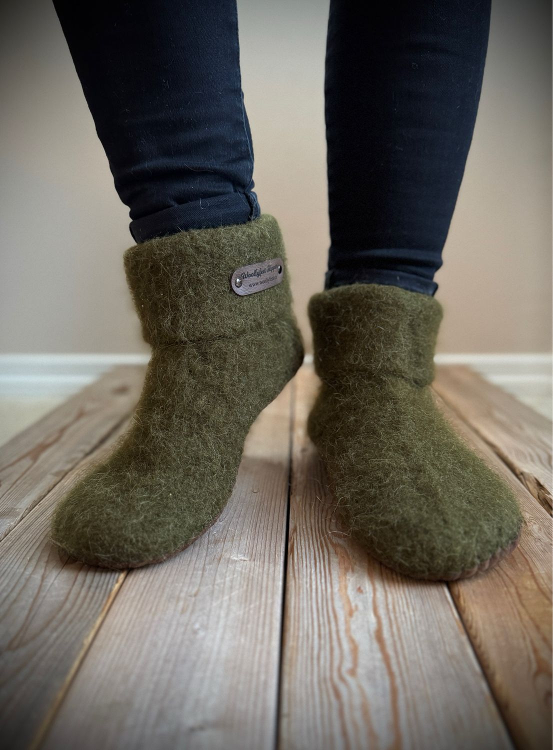 Olive with folded cuff, Women&#39;s Size 8.0