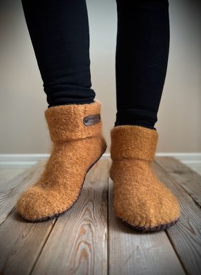 Harvest Gold with Folded Cuff, Women’s Size 10