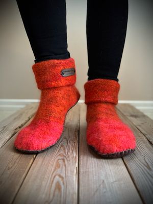 Alberta Sunset (Hand Dyed) with Folded Cuff, Women’s Size 10