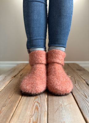 Frosted Cantaloupe with folded cuff, Women's Size 7.5