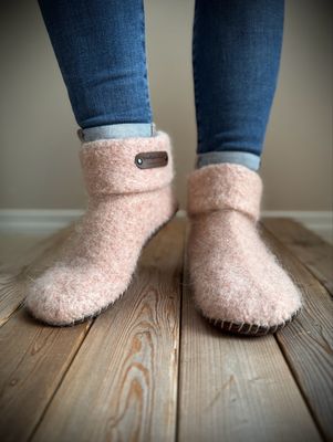 Vanilla Cream with Folded Cuff, Women’s Size 9