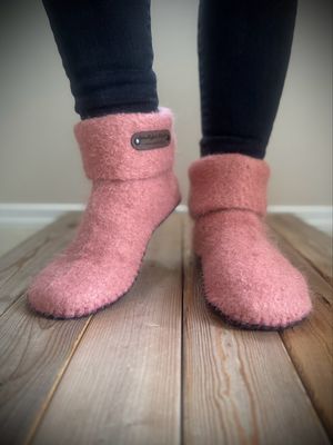 Coral Blush with folded cuff, Women&#39;s Size 9