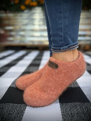 Frosted Cantaloupe Clog, Women’s Size 9.0