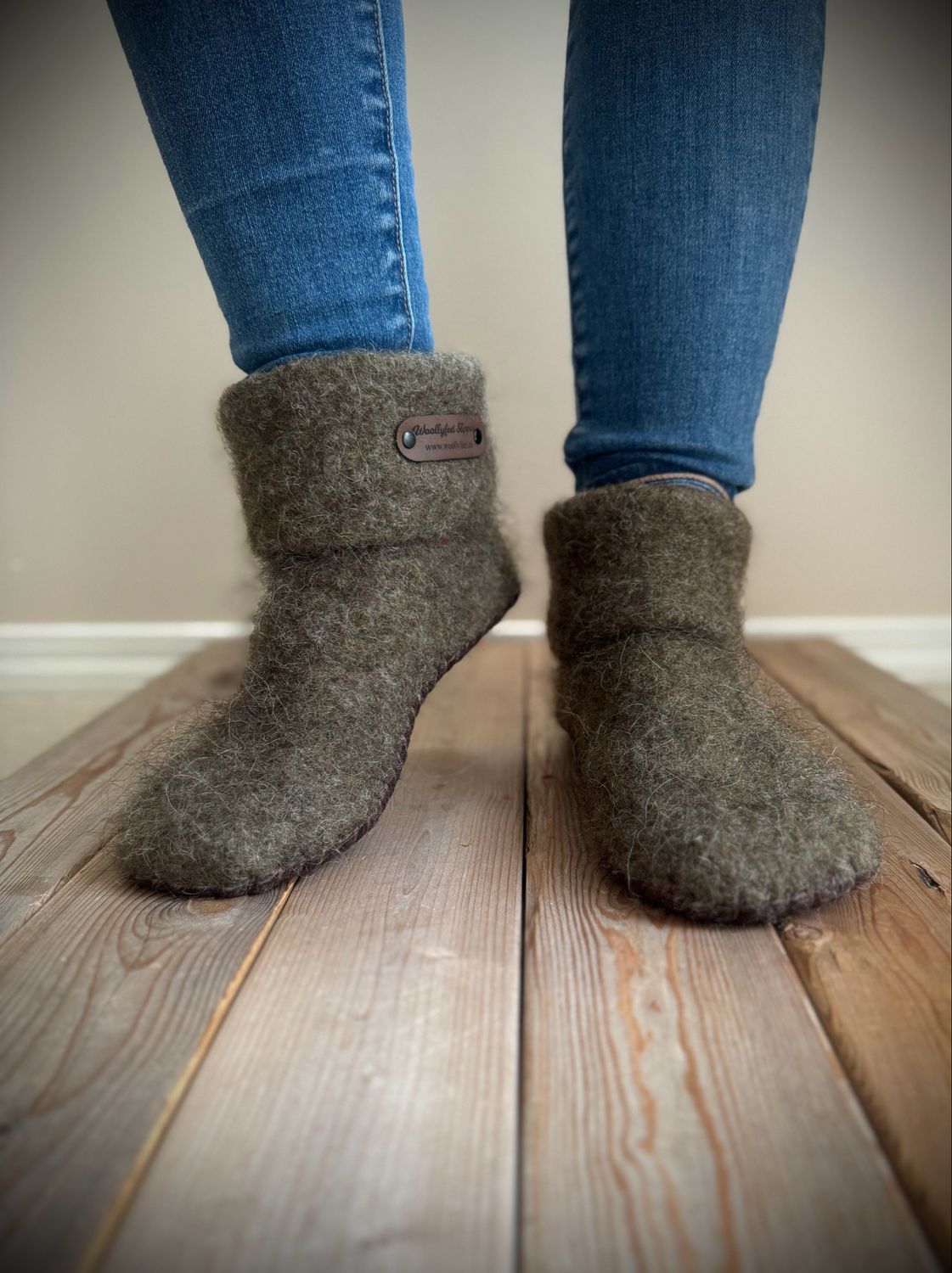 Highland with folded cuff, Women&#39;s Size 7.5