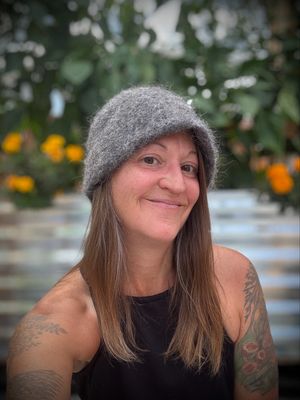 Charcoal Cloche, L