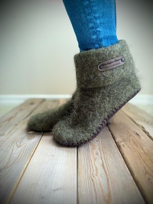 Highland with folded cuff, Women&#39;s Size 7.5