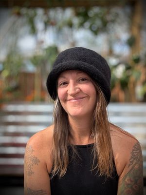 Black Tweed Felted Hat, 25”
