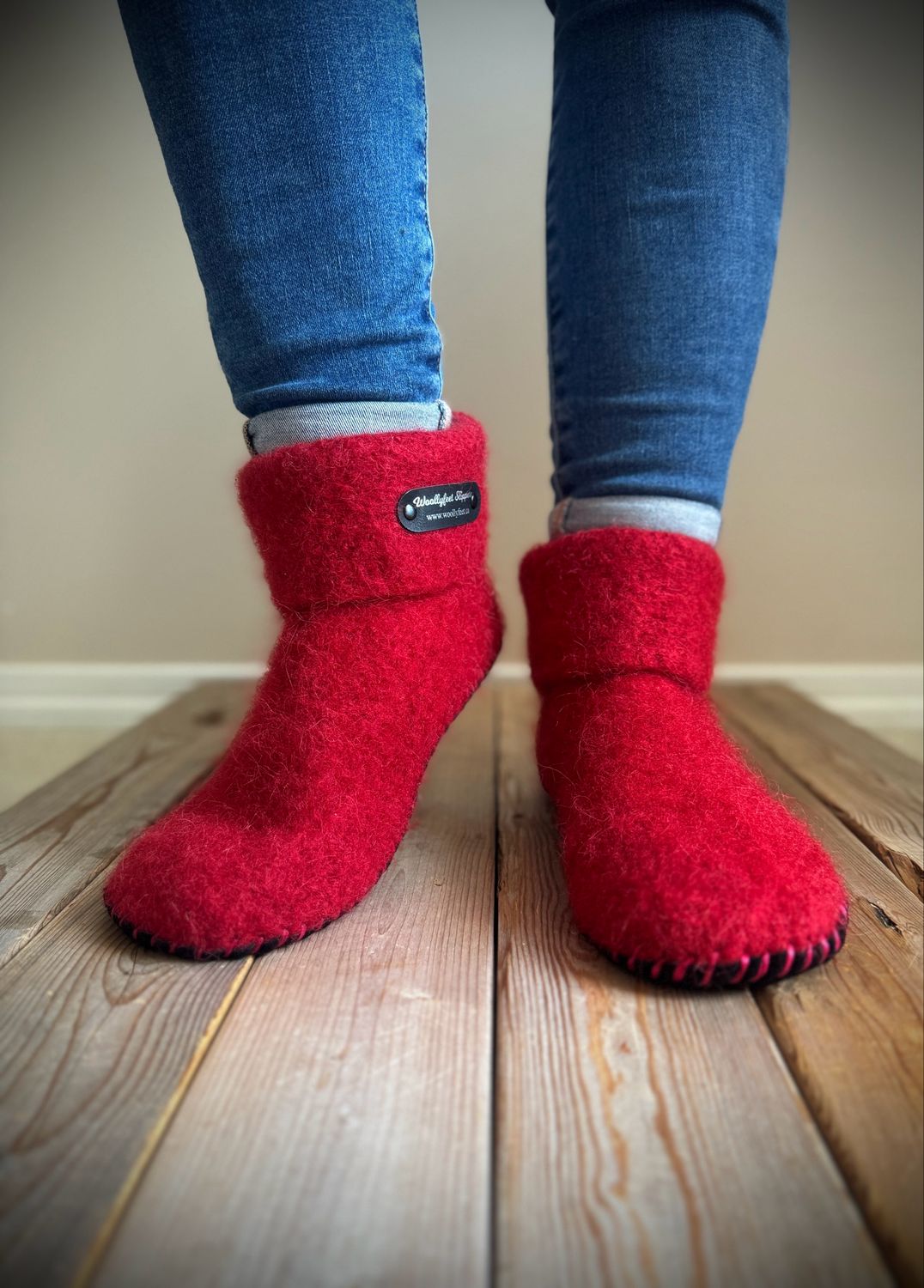 Scarlet with Folded Cuff, Women’s Size 7.5