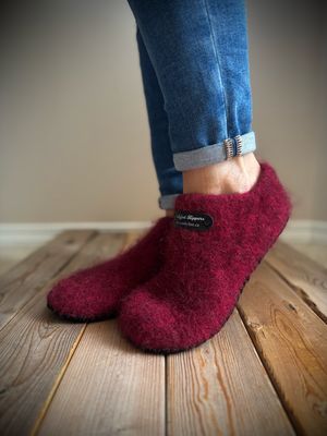 Cherry Clog, Women’s Size 8.0