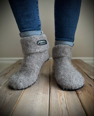 Smokey with folded cuff, Women&#39;s Size 8.5