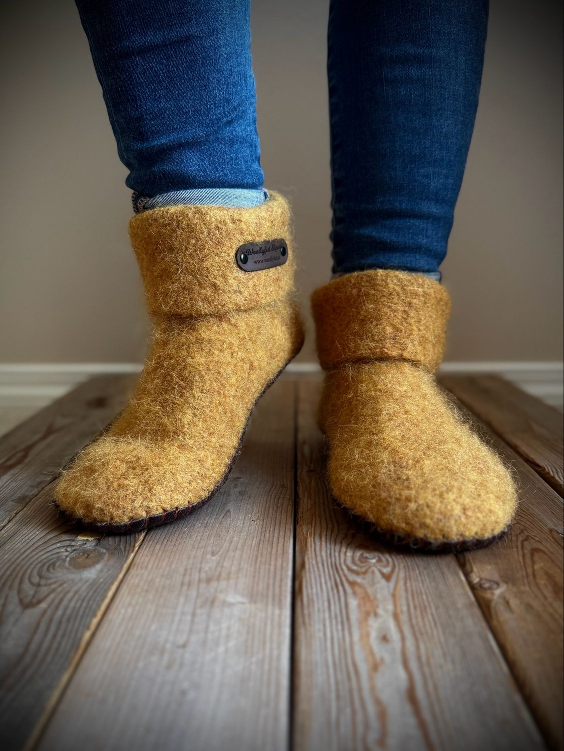 Gold with Folded Cuff, Women’s Size 8.5