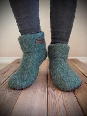 Sage with folded cuff, Women&#39;s Size 9