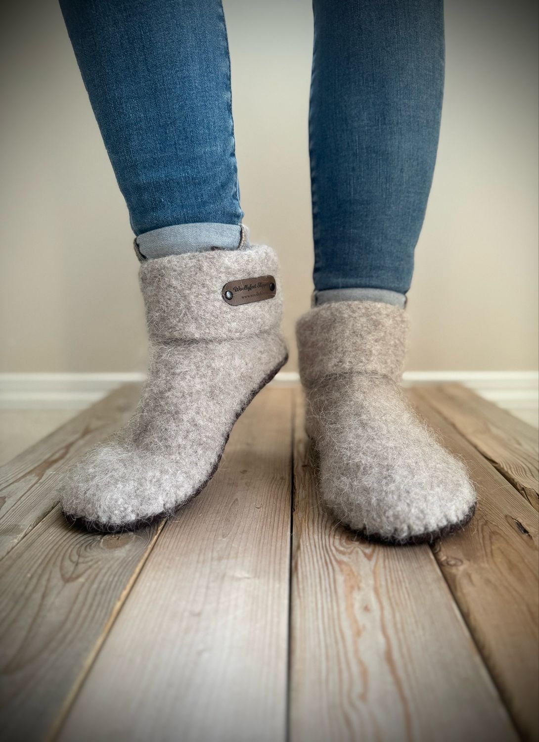 Oatmeal with folded cuff, Women's Size 10