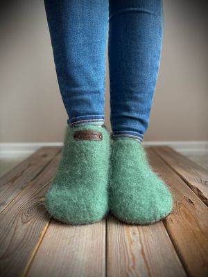 Mint Clog, Women’s Size 9