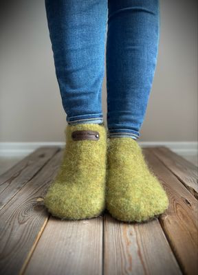 Chartreuse Clog, Women’s Size 10