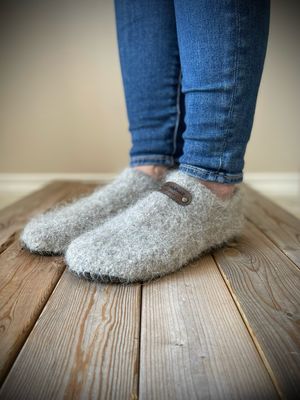 Oatmeal Clog, Women’s Size 10