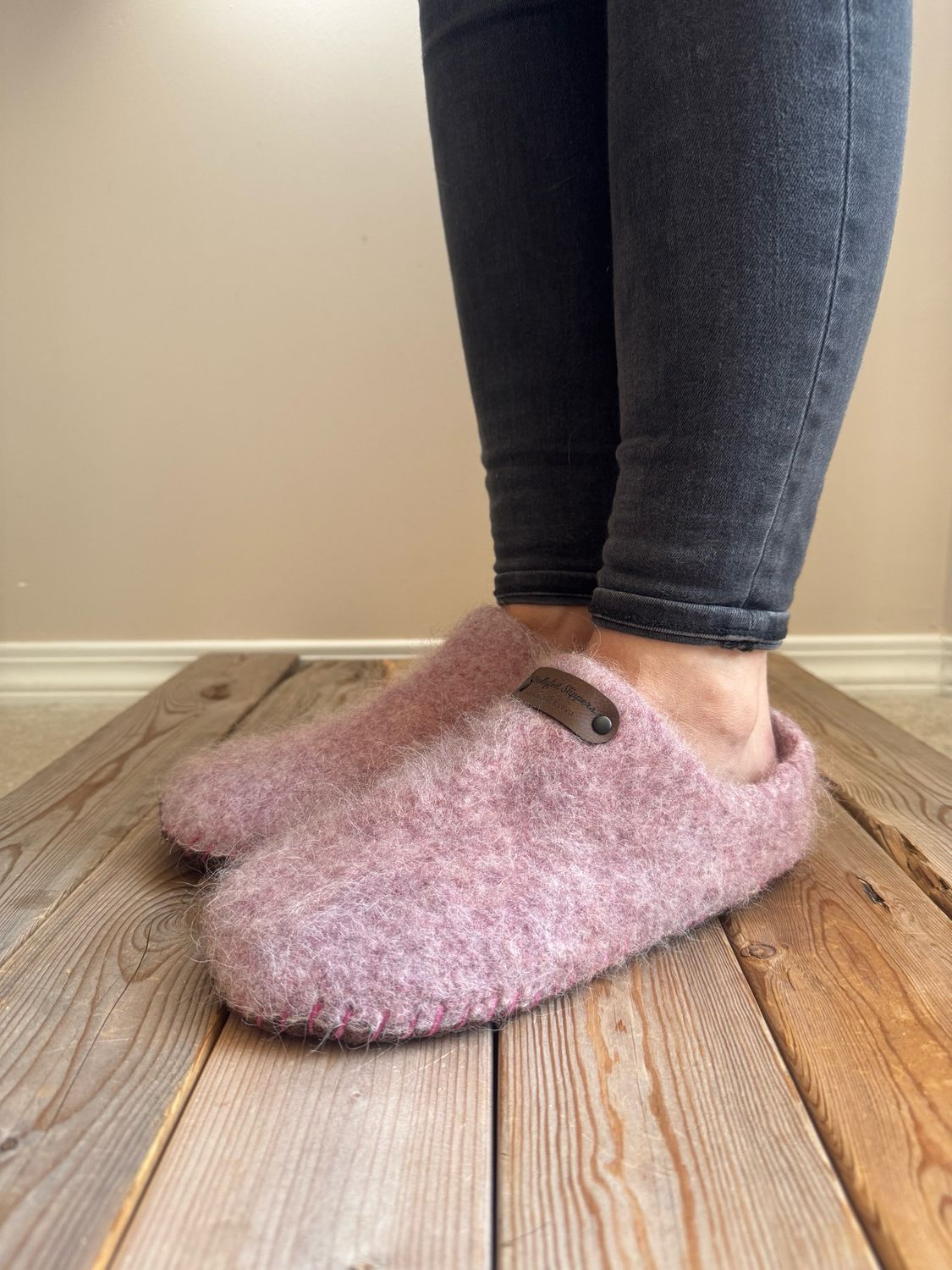 Tea Rose Clog, Women’s Size 9 WIDE