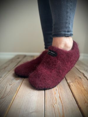 Cinnabar Clog, Women’s Size 9 WIDE
