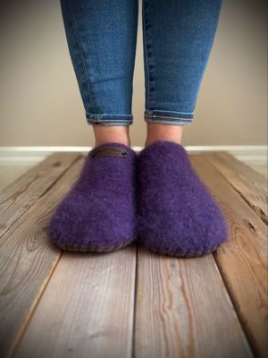 Saskatoon Berry Clog, Women’s Size 9.5