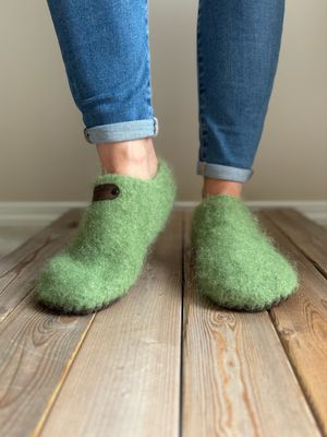Matcha Latte Clog, Women’s Size 6