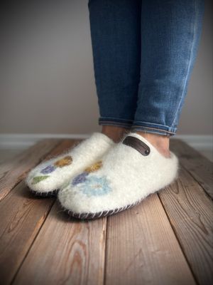Petal Path Clog, Women's Size 8