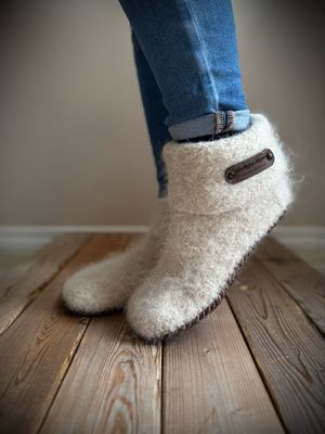 Cream with folded cuff, Women's Size 8