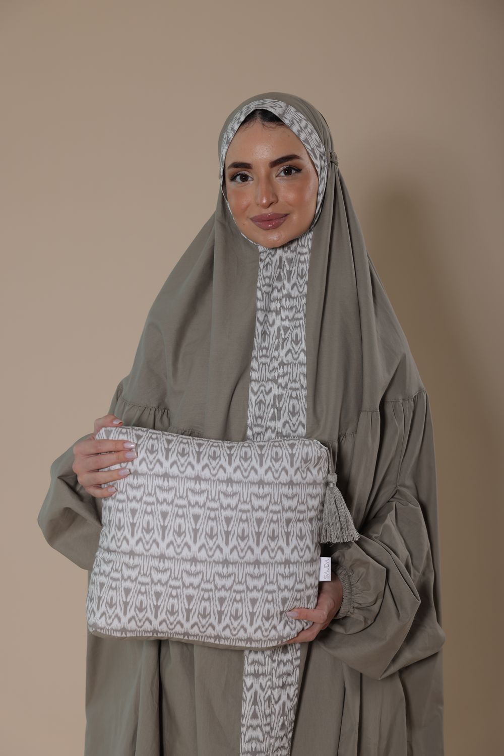 Baje Round Travel Bag