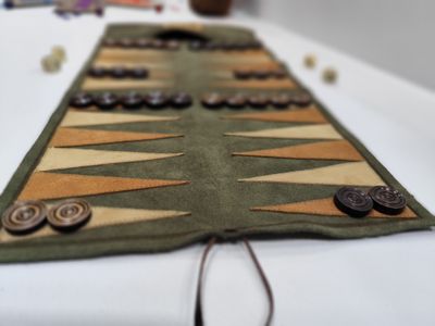BACKGAMMON
