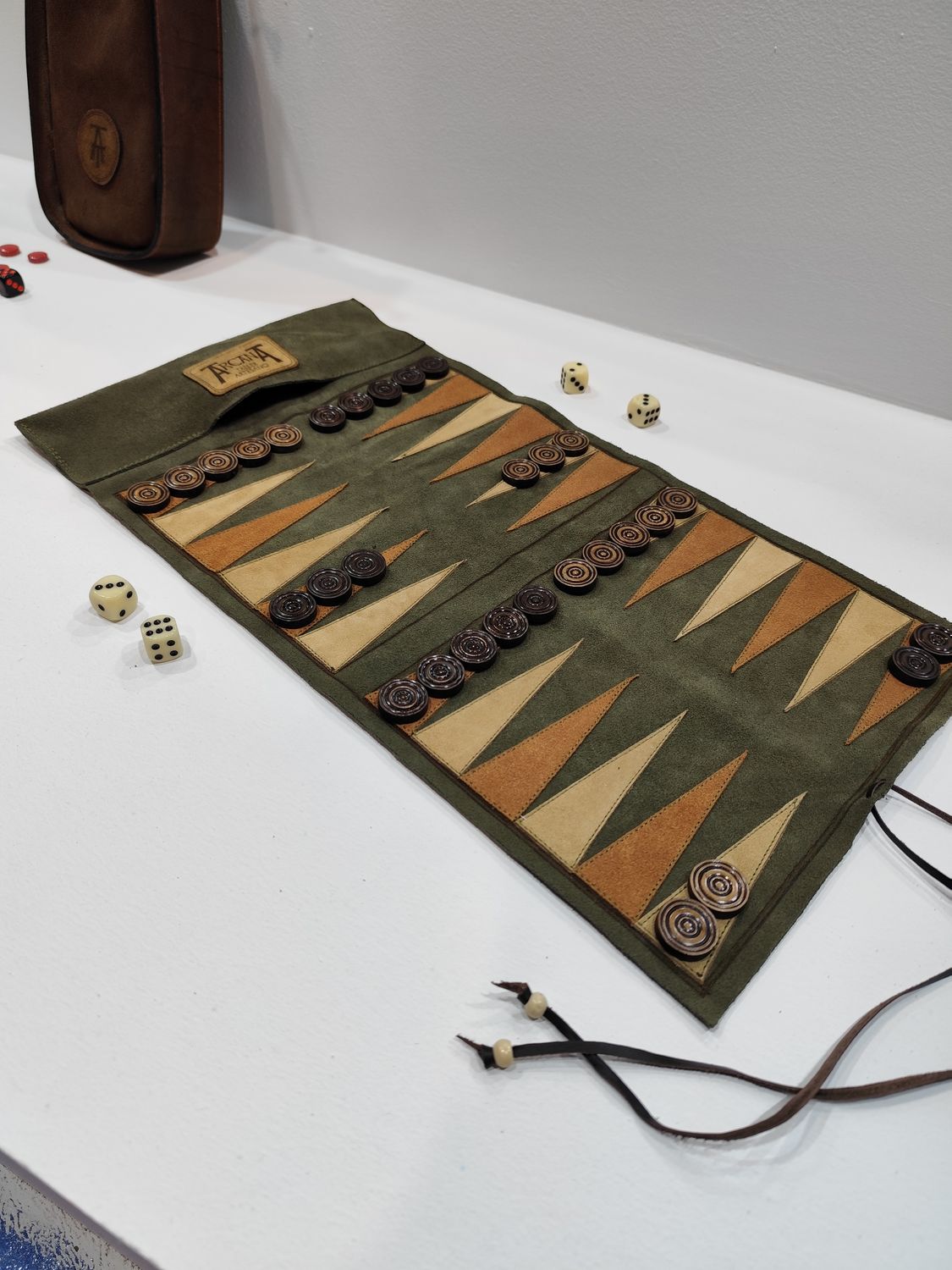 BACKGAMMON