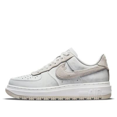 Nike Air Force 1 Luxe